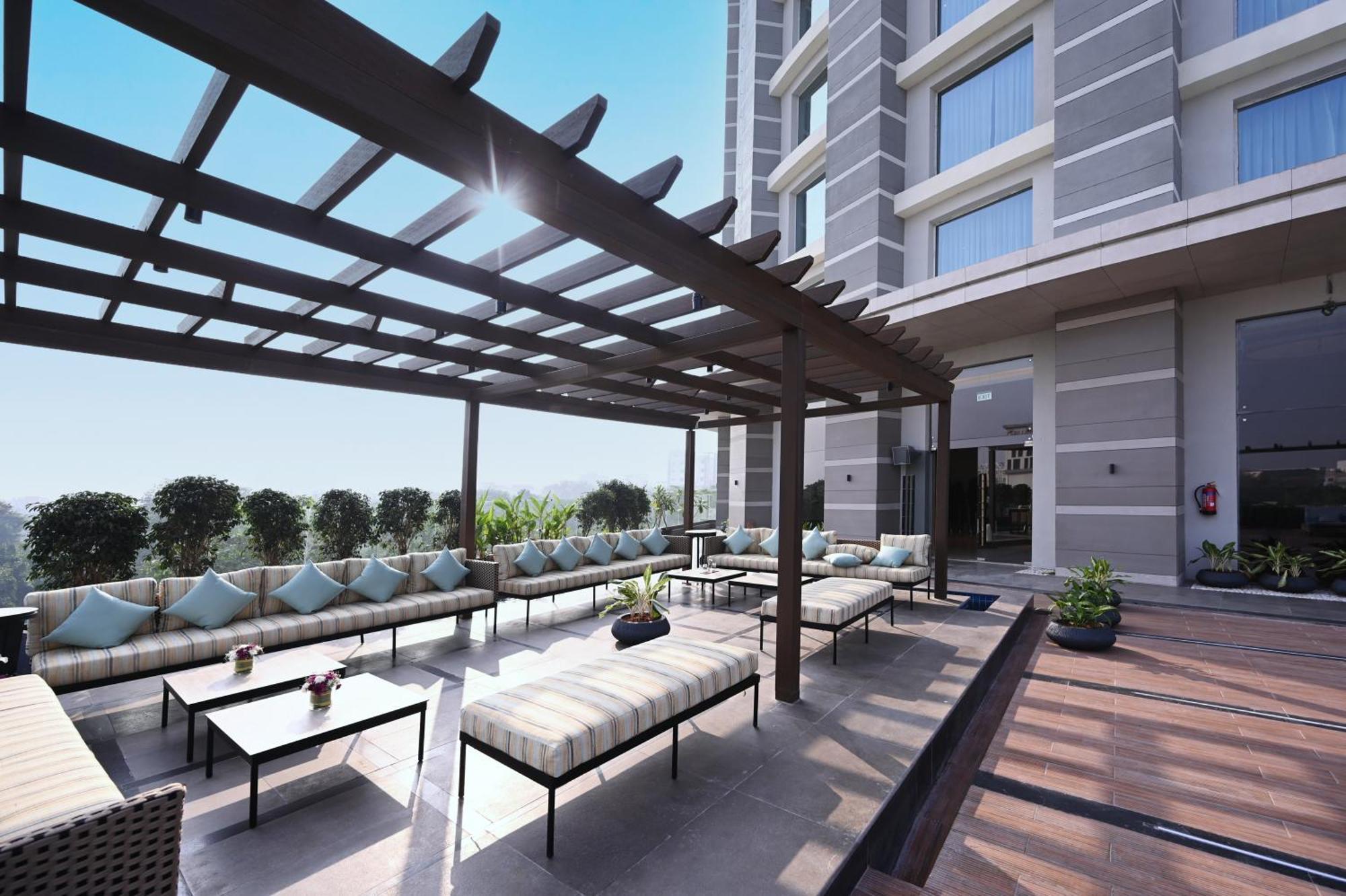 Lyfe Hotel Bhubaneswar Extérieur photo
